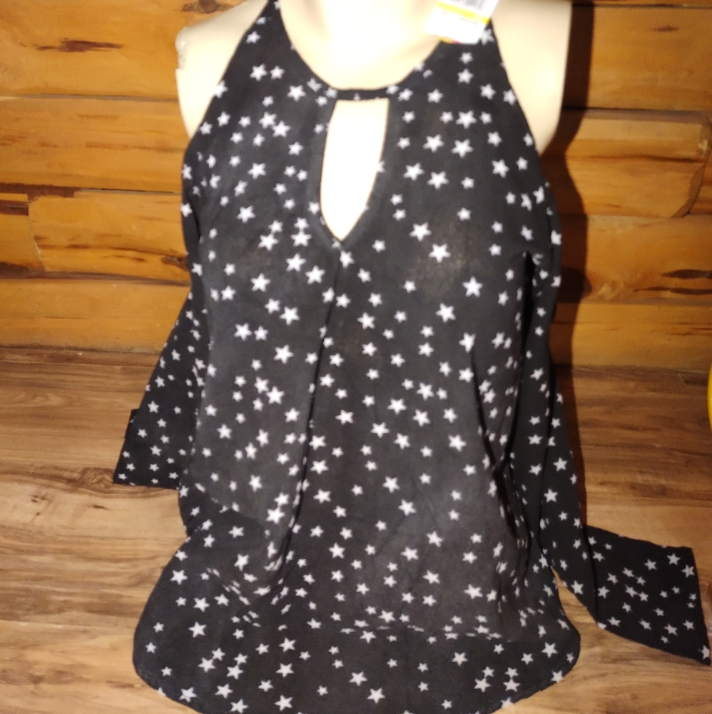 Seven Sisters Star Cold Shoulder Top